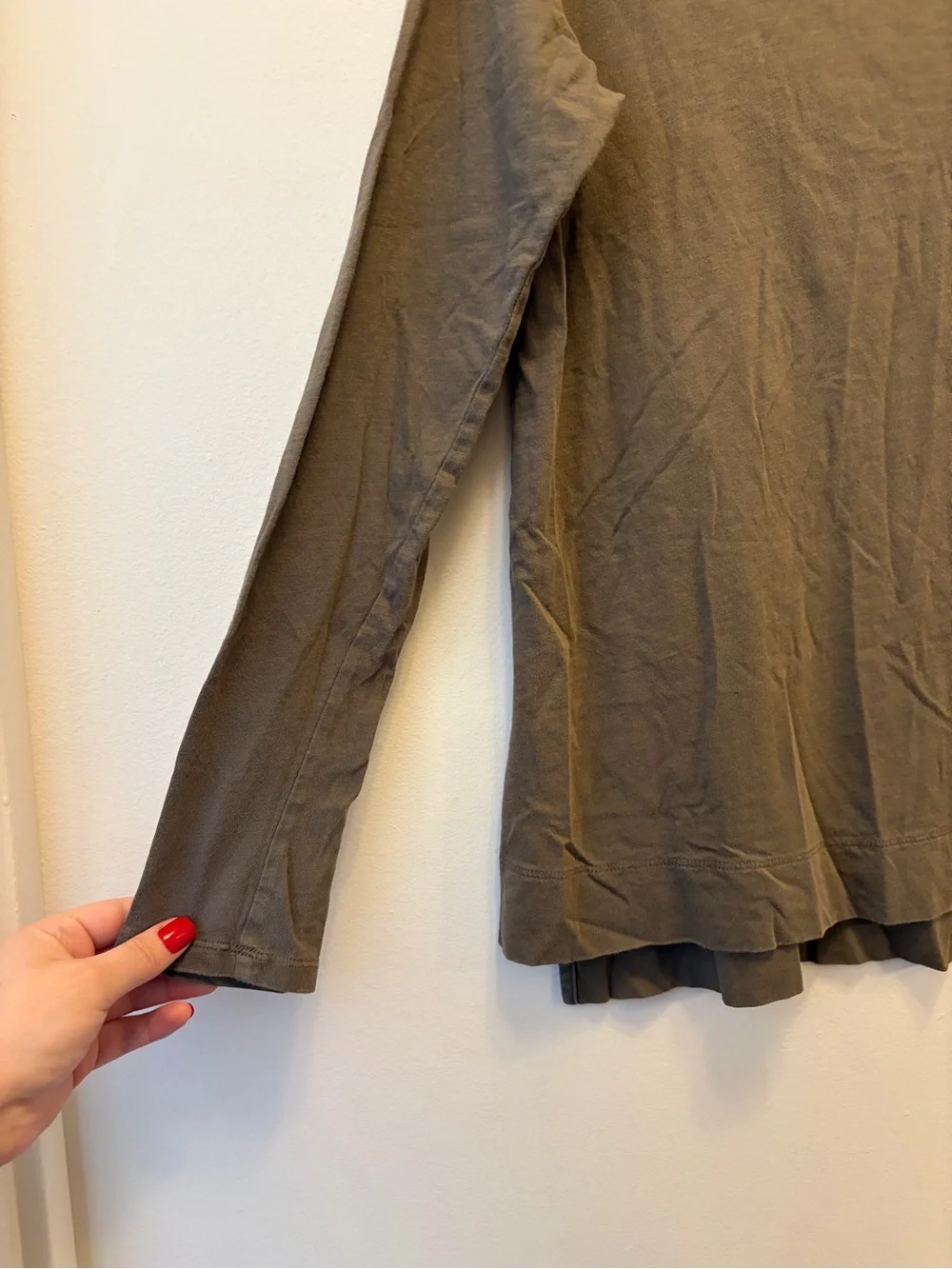 Athleta Taupe Long Sleeve Crewneck Tee Shirt Size Medium Athletic Athleisure